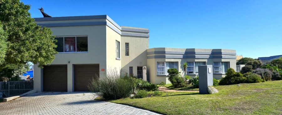 4 Bedroom Property for Sale in Franskraal Western Cape
